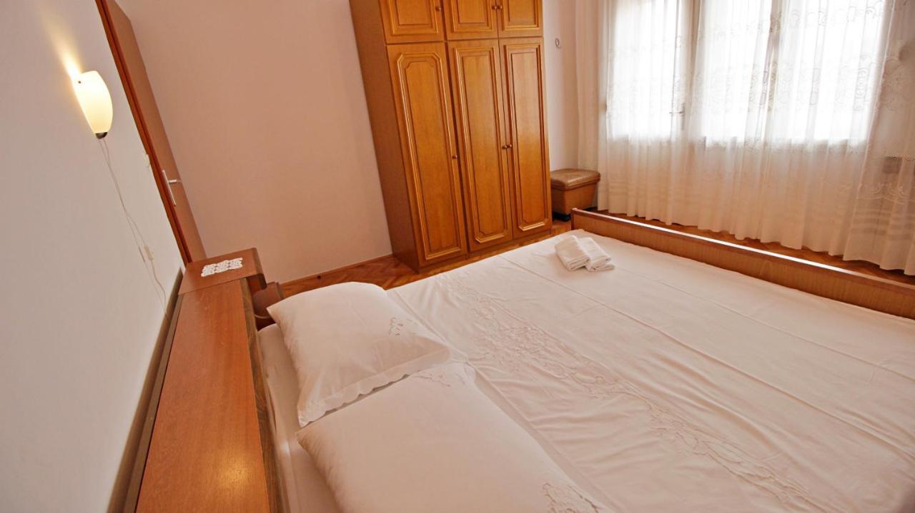 Apartment Ora Omis Exterior photo