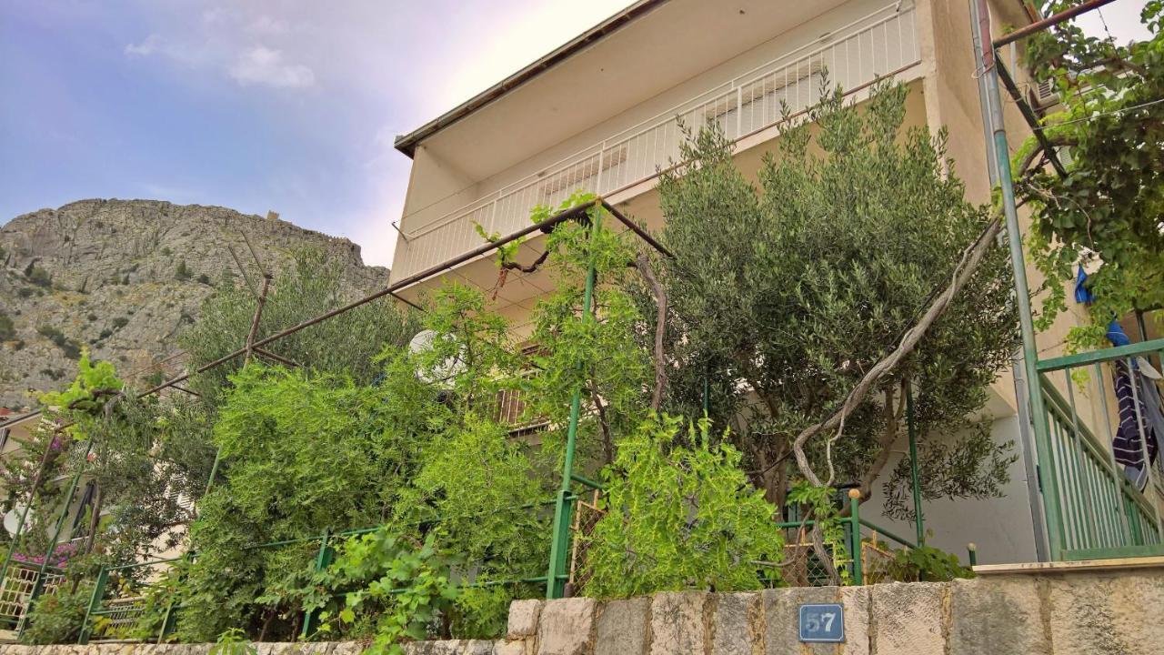 Apartment Ora Omis Exterior photo