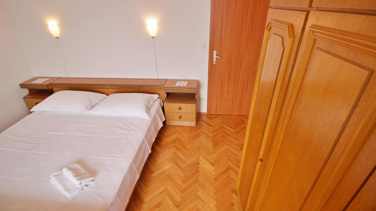 Apartment Ora Omis Exterior photo