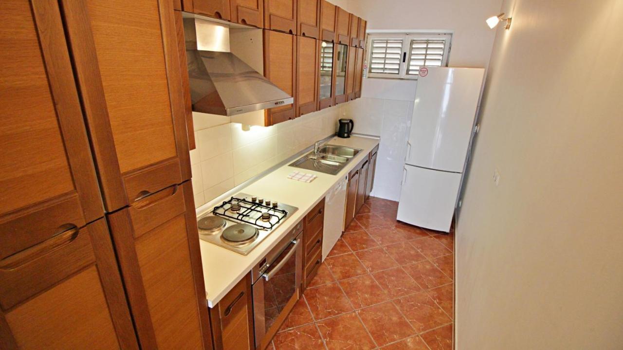 Apartment Ora Omis Exterior photo